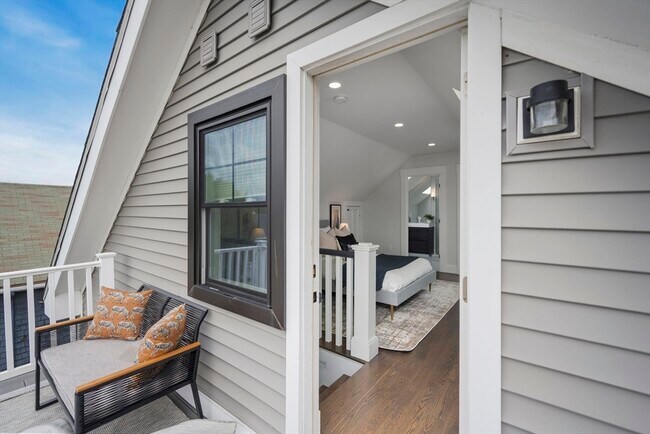 Building Photo - 72 Governor Winthrop Rd