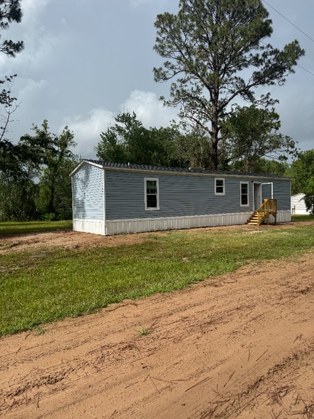 Primary Photo - 17034 Barnard Ln