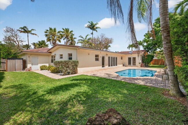 Building Photo - 2808 NE 22nd St