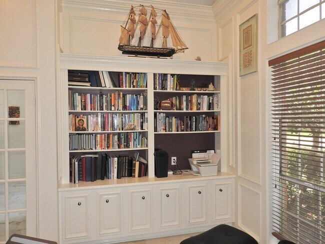 Building Photo - 2319 Amber Springs Dr
