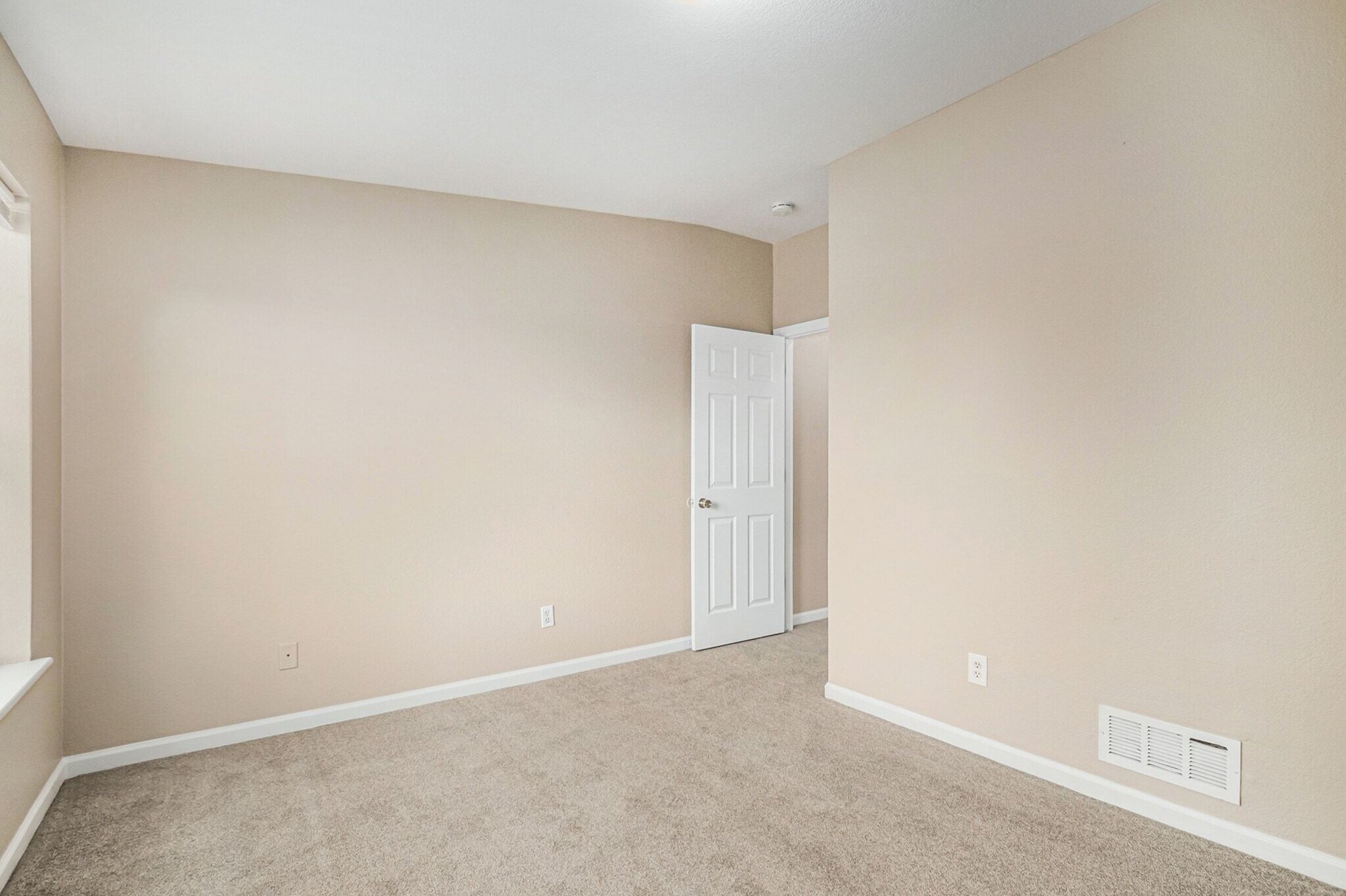 Building Photo - 16373 E 17th Pl