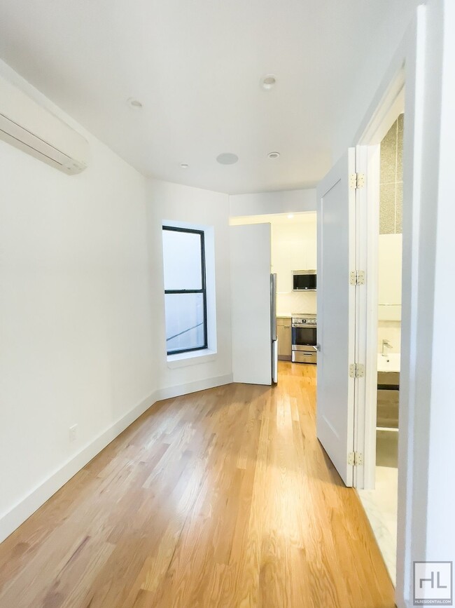 Building Photo - Upper East Side / Spacious 1-Bedroom 1-Bat...