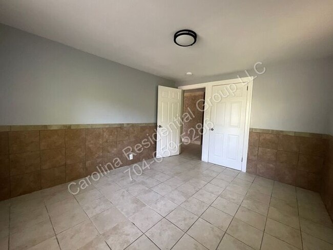 Building Photo - 259 Jefferson Ct NE