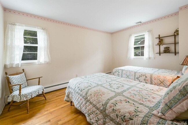 Building Photo - 5 Bronze Ct