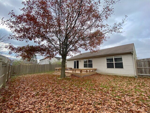 Building Photo - Beautiful 4 Bedroom home in Plainfield! Huge Storage!