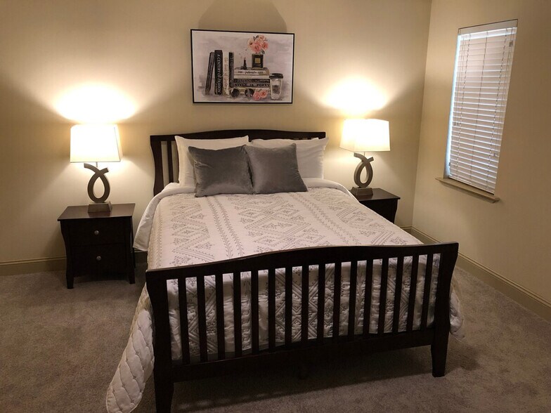 Building Photo - 721 Gov Morrison St