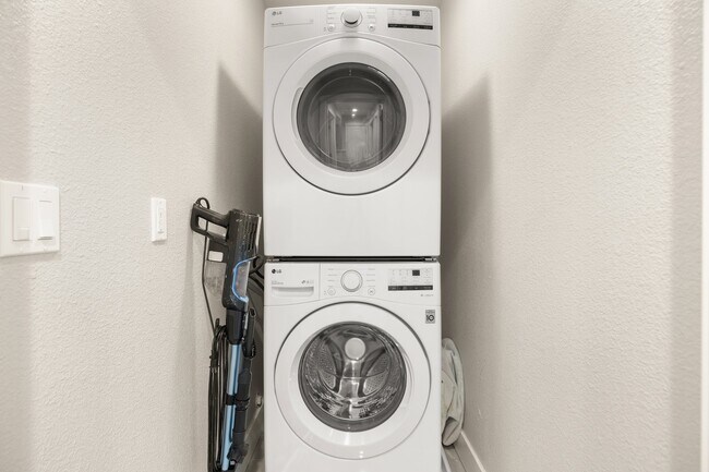 Building Photo - 2996 39th St