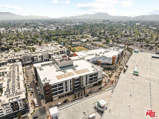 Building Photo - 5315 Bellingham Ave