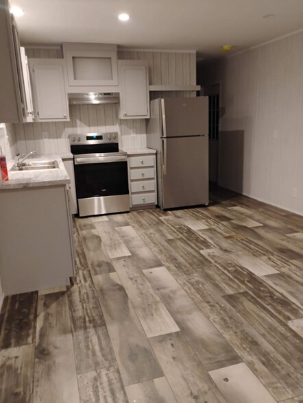 Building Photo - 17062 Barnard Ln