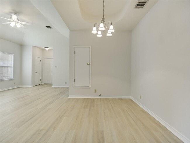 Building Photo - 2601 Riddle Rd