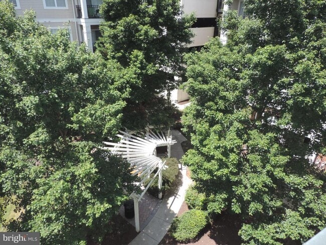 Building Photo - 12941 Centre Park Cir