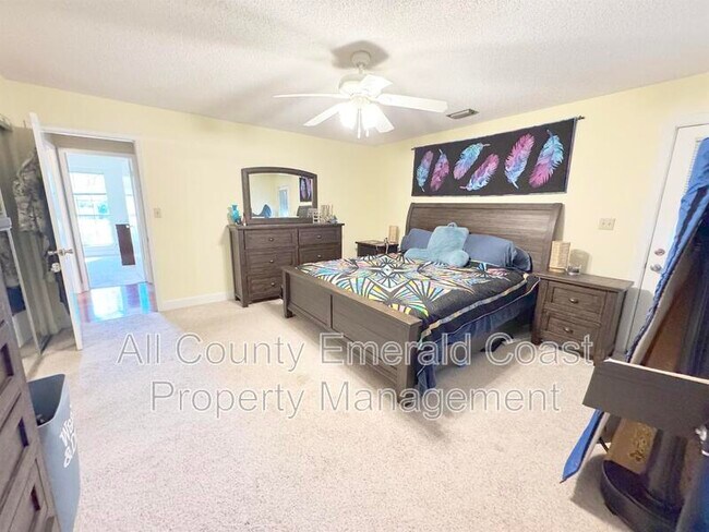 Building Photo - 1126 Bay Ct