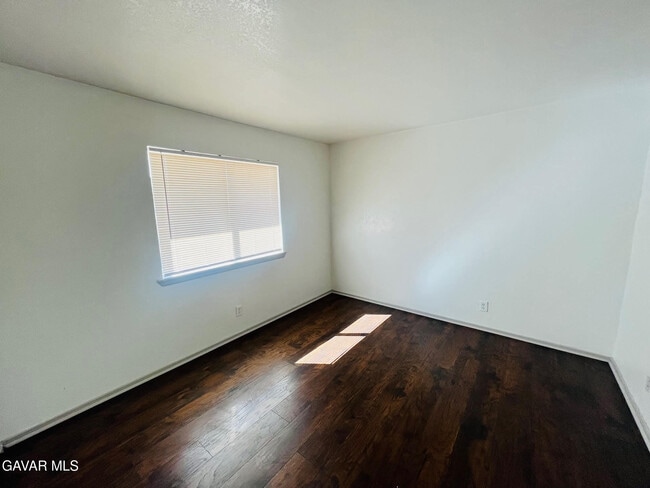 Building Photo - 42933 Guyman Ave