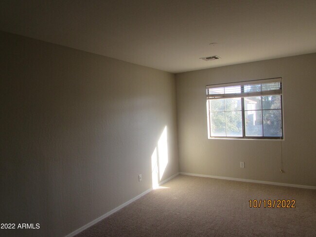 Building Photo - 450 E Maddison St