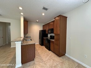 Building Photo - 111 Moultrie Village Ln