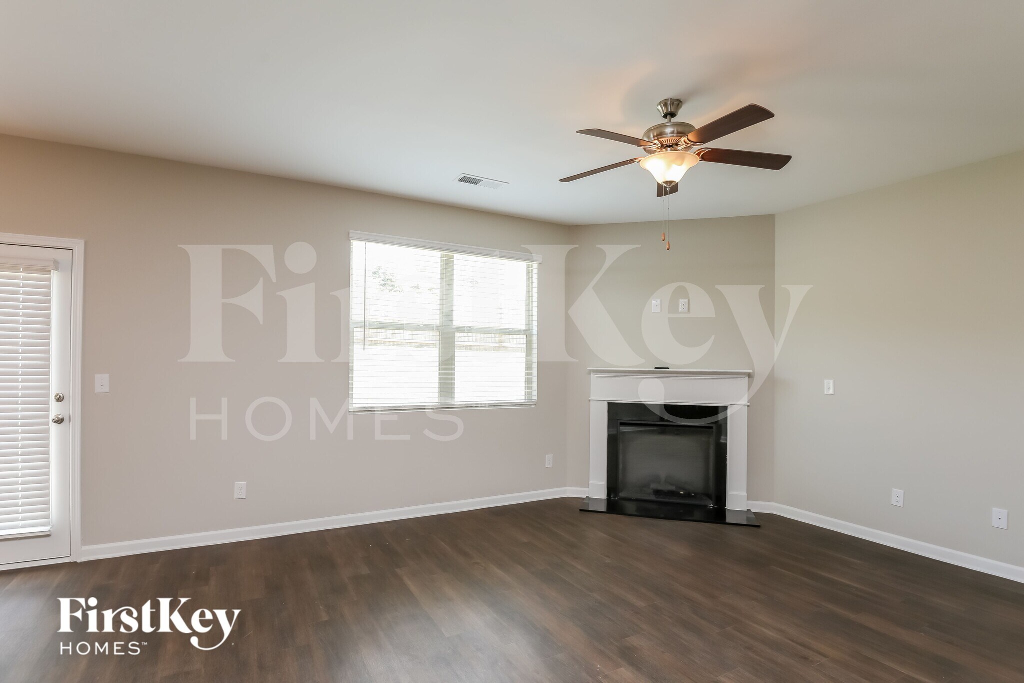 Building Photo - 2102 Massey Ln