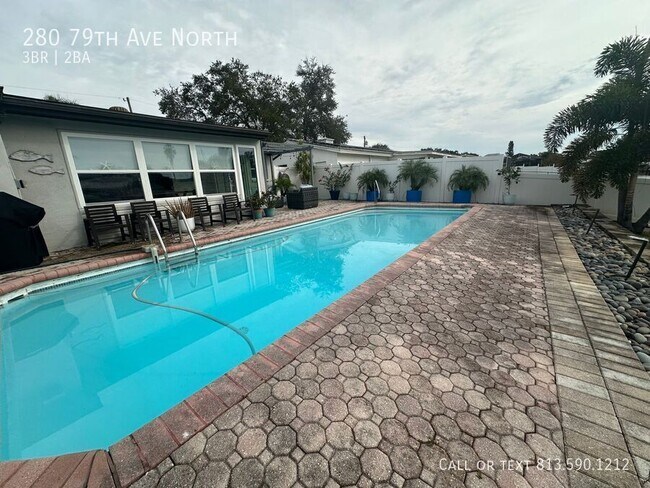 Building Photo - 280 79th Ave N