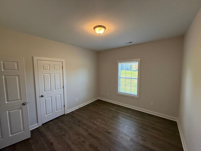 Building Photo - Three bedroom, 2 bath house in Graham-newly constructed!