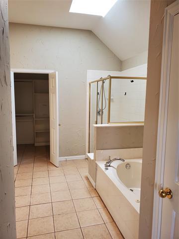 Building Photo - 532 Silver Maple Dr