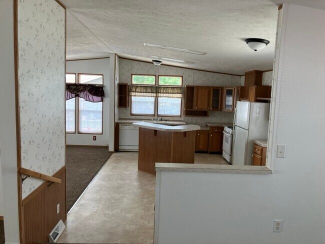 Building Photo - 3558 Brookline Ln