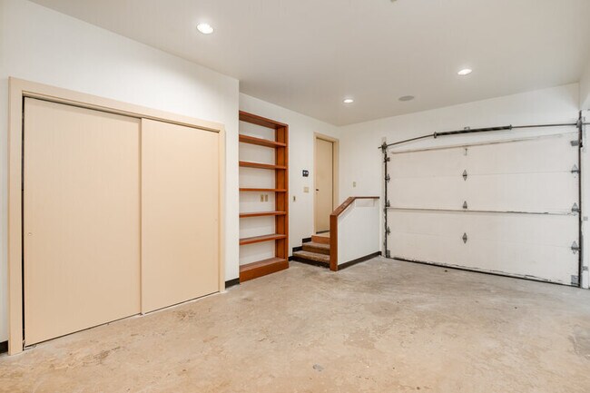 Building Photo - 88 Cascade Key