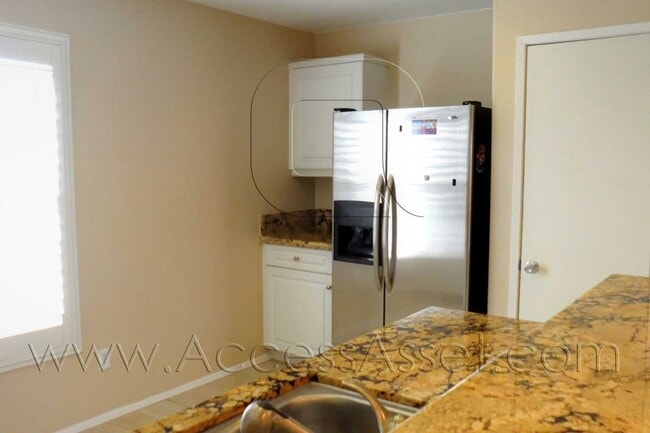 Building Photo - Beautiful Three Bedroom, Curb Appeal Home!