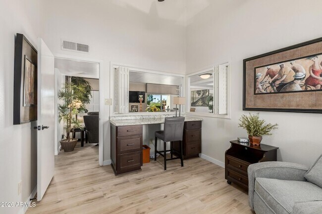 Building Photo - 7424 N Vía Camello Del Norte