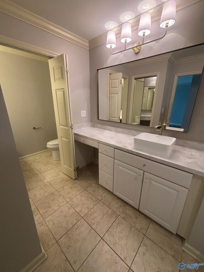 Building Photo - 1308 McClung Ave SE