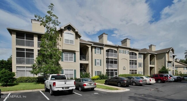 Primary Photo - 200 Ironwood Dr