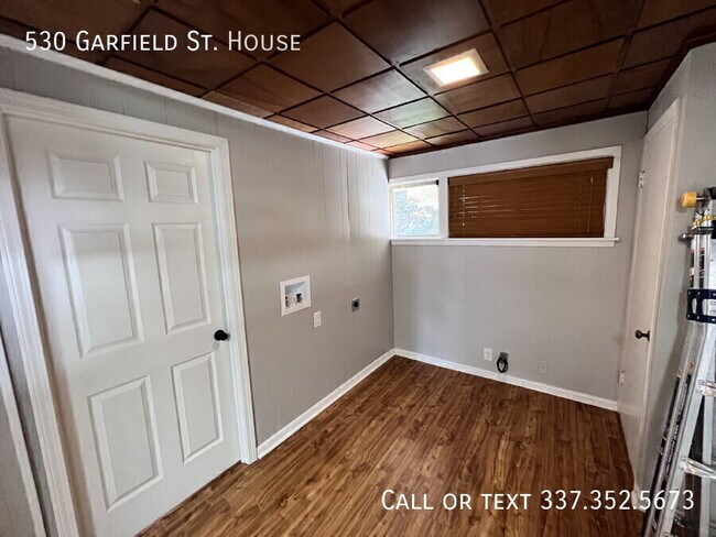 Building Photo - 530 Garfield St