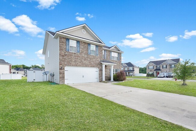 Building Photo - 659 Red Oak Ln