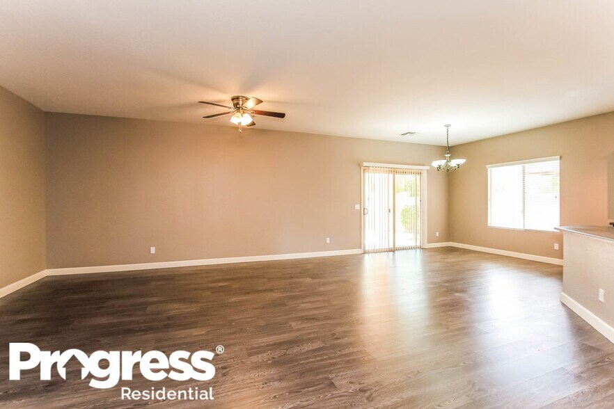 Building Photo - 14133 W Crocus Dr