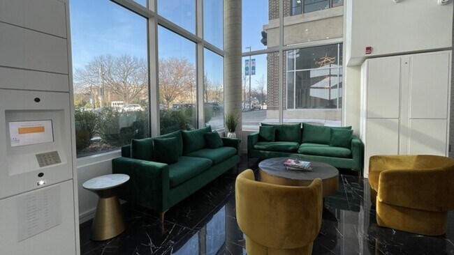 Building Photo - 9 E Mt Royal Ave