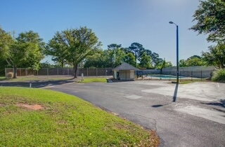 Building Photo - 2 Bedroom/ 2 Bath Condo