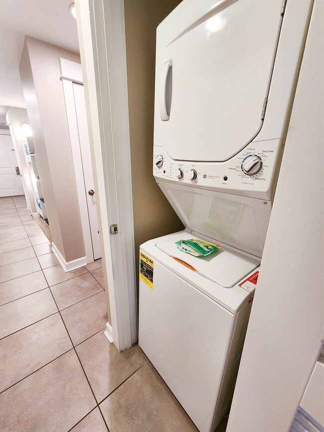 Building Photo - 11832 Front Beach Rd