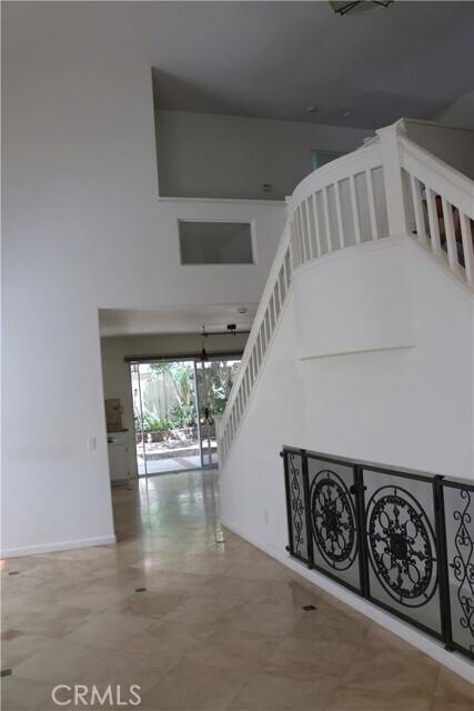 Building Photo - 17 Cagney