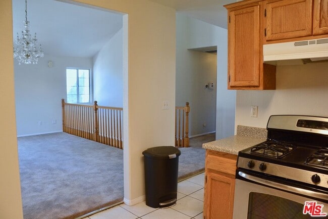 Building Photo - 548 N Windsor Blvd