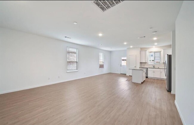 Building Photo - 335 Shady Cedar Hl Ln