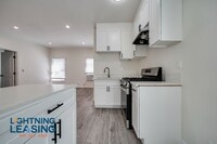 Building Photo - 402 1/2 N Coronado St-113D