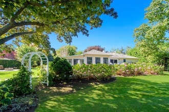 Building Photo - 54 Halsey Rd