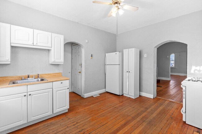 Building Photo - 7614-16 Virginia Avenue