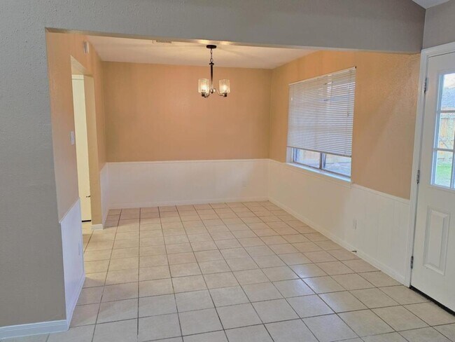 Building Photo - 2327 Shadbury Ct