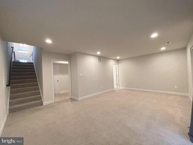 Building Photo - 3667 Duckhorn Way