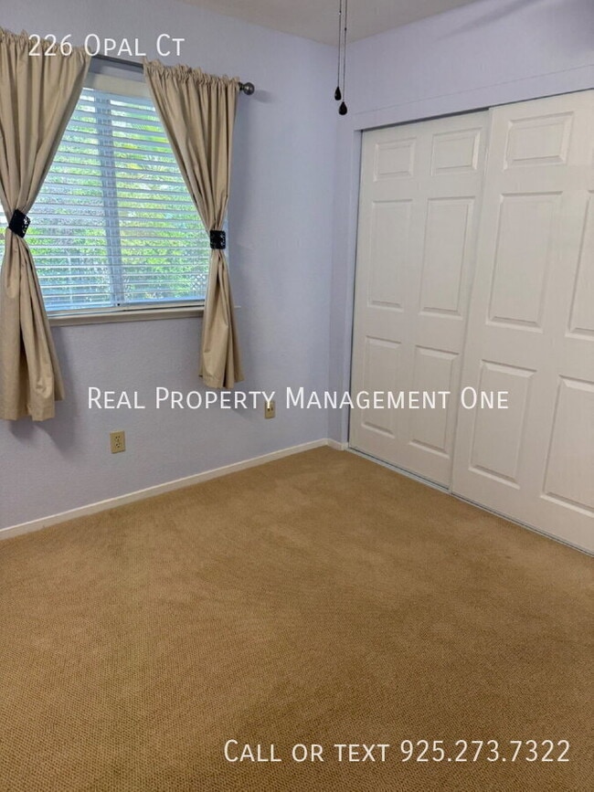 Building Photo - 226 Opal Ct