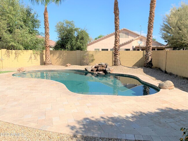 Building Photo - 1273 N Exeter St