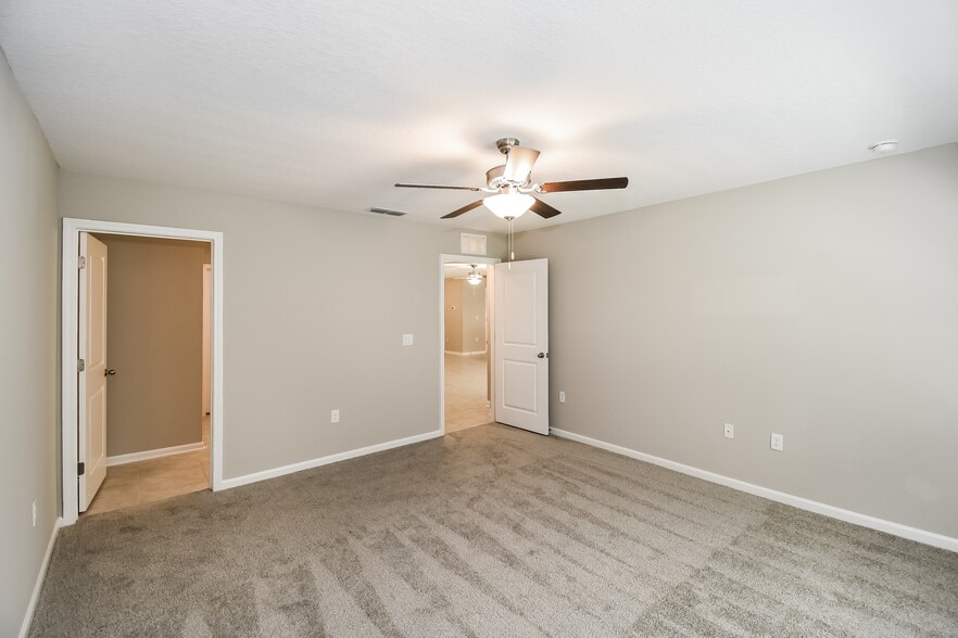 Building Photo - 7355 New Mdws Ct