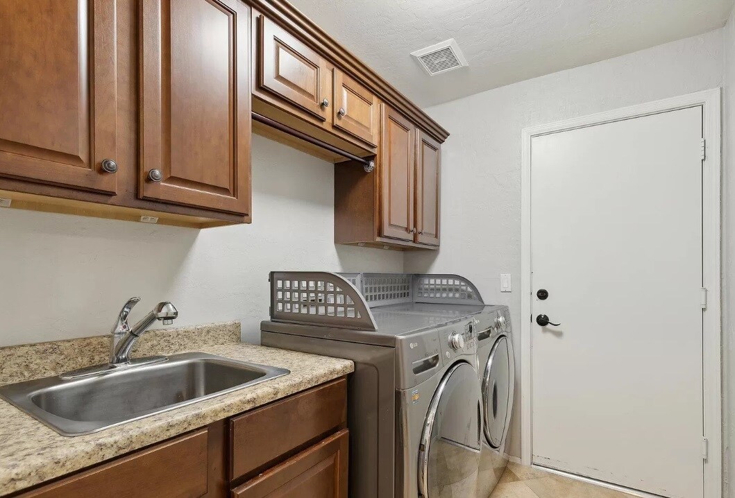 Building Photo - 519 W Mountain Vista Dr