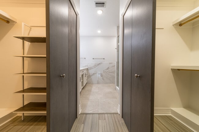 Building Photo - 2325 1st Ave S