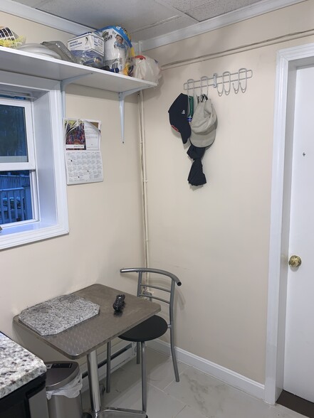 Building Photo - 38 Farquhar St