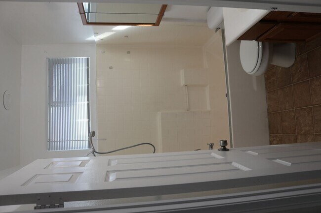 Building Photo - Spacious 4-Bedroom Home in North Fontana –...